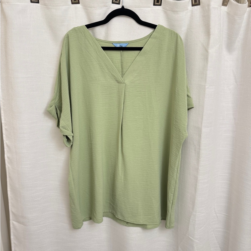 26” ptp Women's sage Green V-Neck Top - Picture 2 of 5